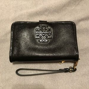 Tory Burch logo wallet w/strap